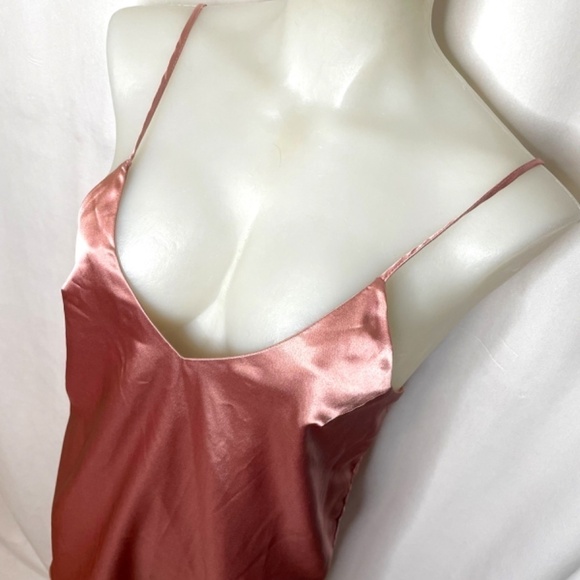 Pink Stretch Satin Mini Dress 🤍 - Picture 5 of 9